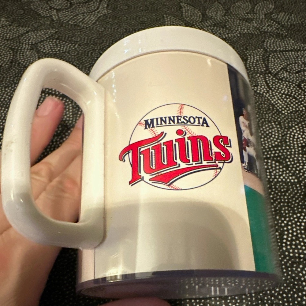 Gatorade 1990 Minnesota Twins Team Photo Thirst Quencher Advertising Mug